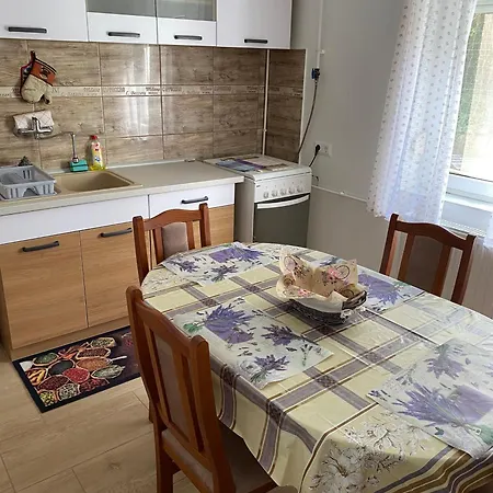 Karoly Vendeghaz Хевиз