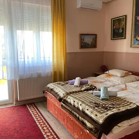 Karoly Vendeghaz Guest house